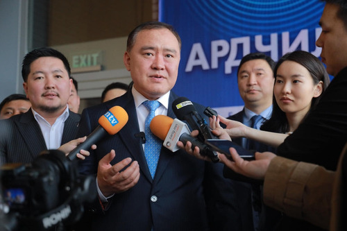 Ардчилсан намын дарга Лу.Гантөмөр: Алдагдсан найман жилийн алдааг засна